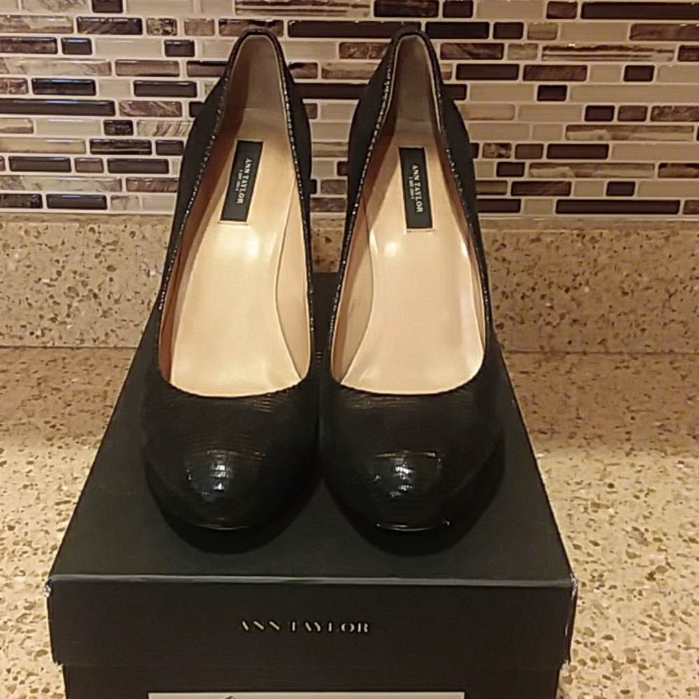 Ann Taylor 4" platform heels